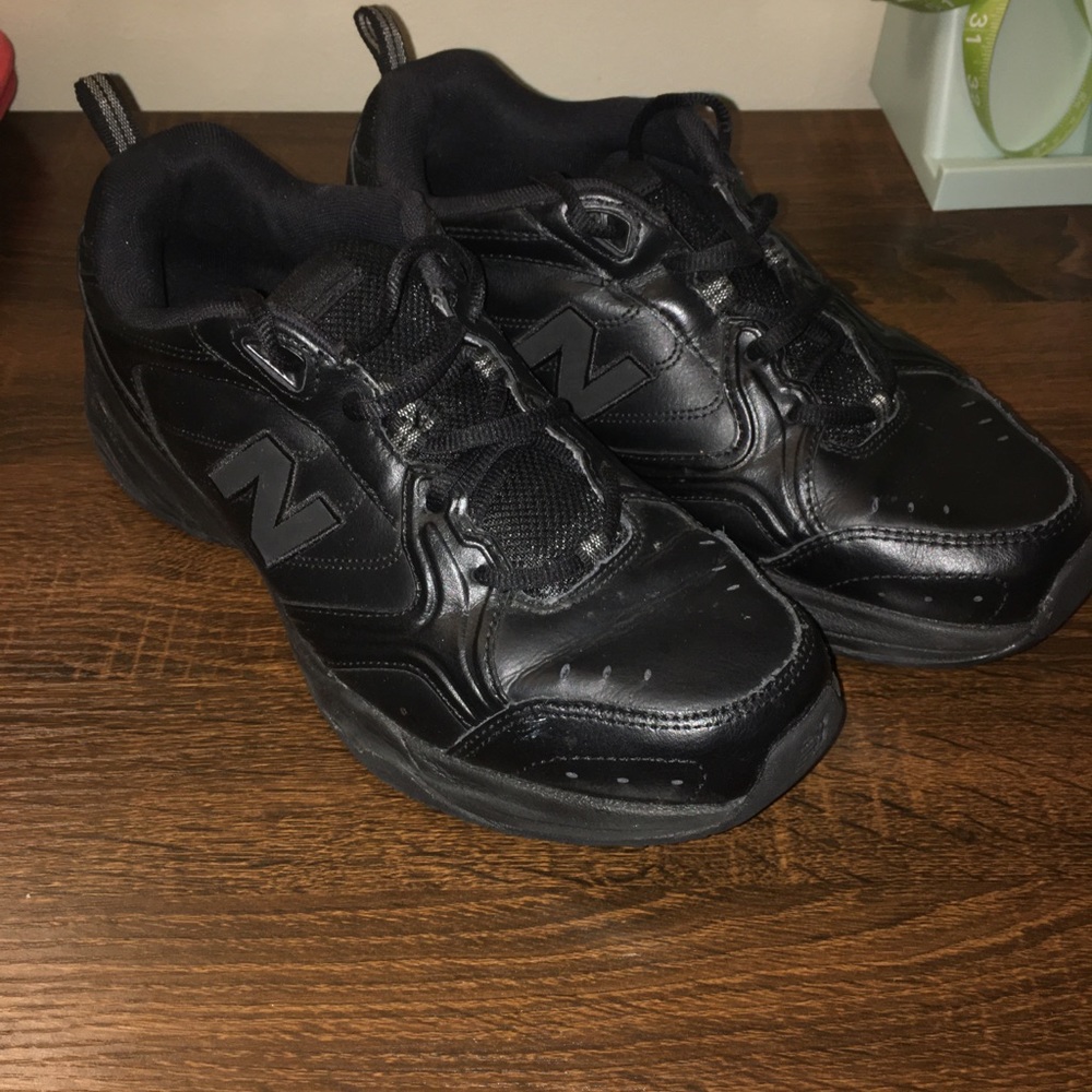 New Balance 624 black sneakers (W 11/ M 9.5)